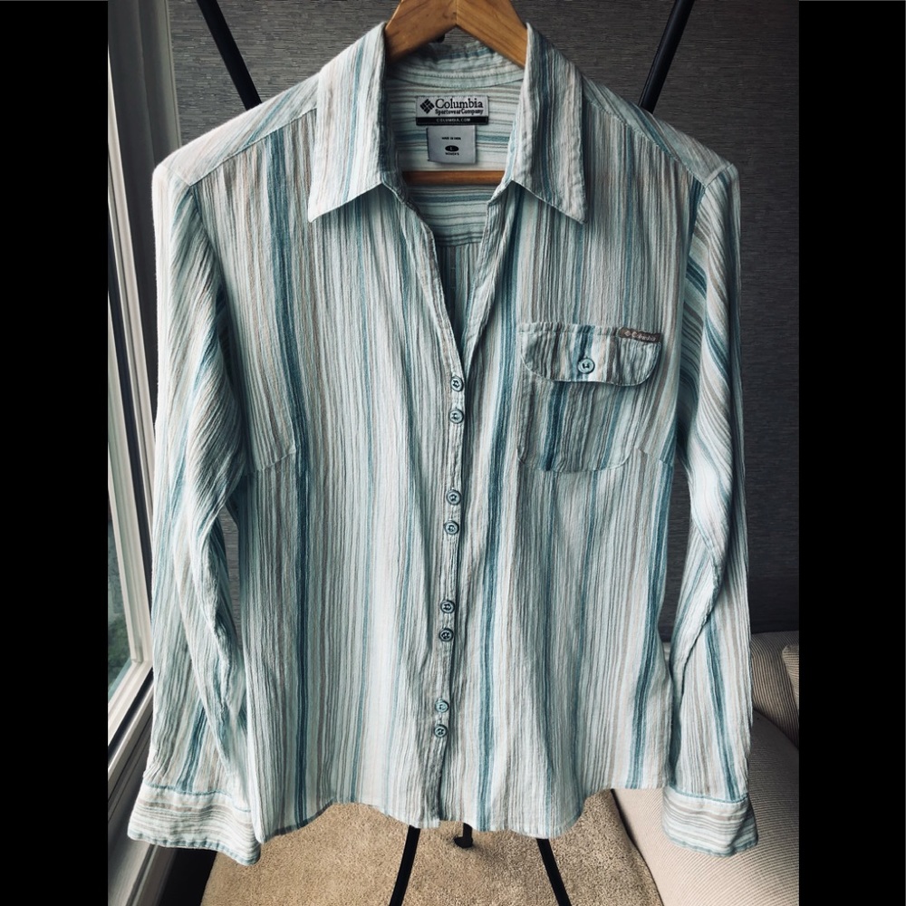 Columbia Sportsware Company Causal Shirt